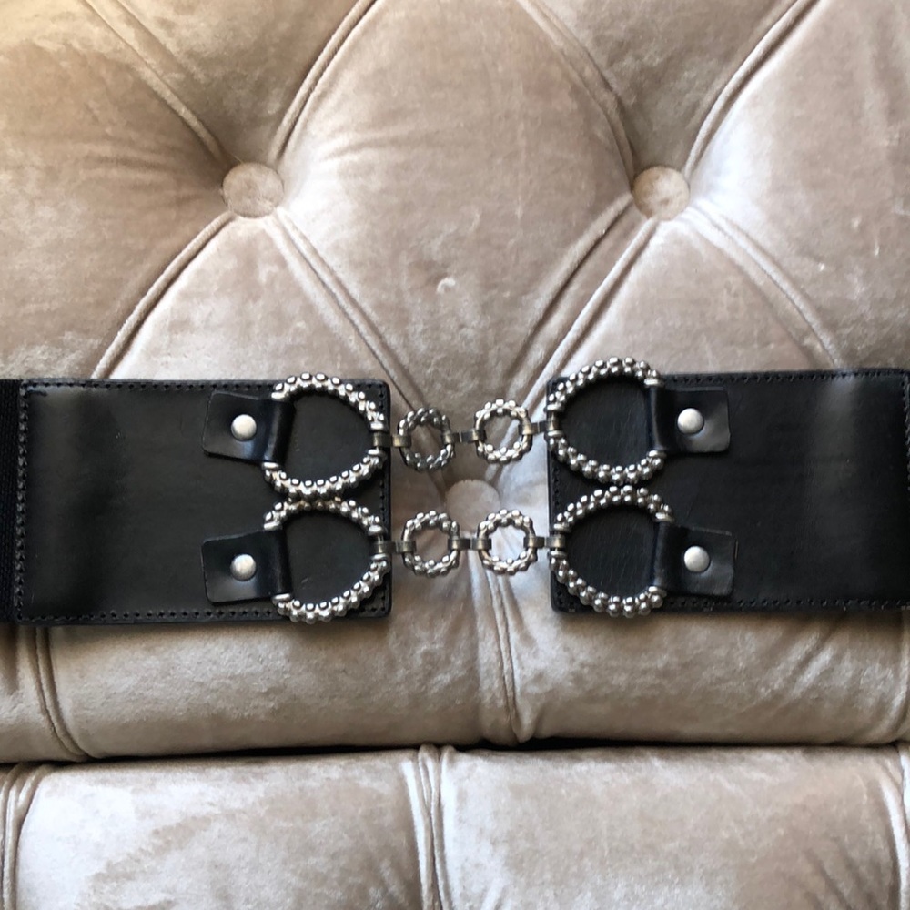 Stunning Chain and Black Belt